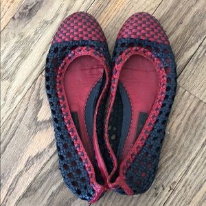 CH Carolina Herrera wolven flats